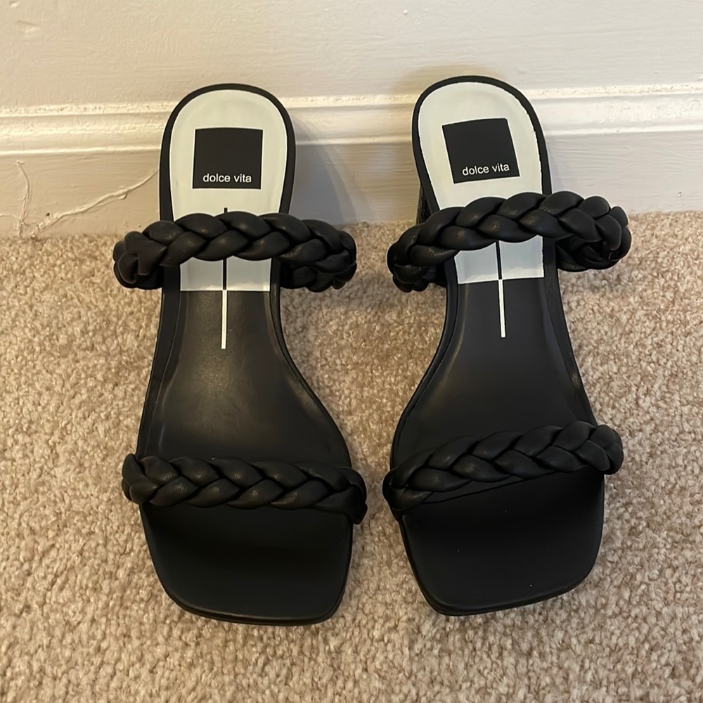 Dolce Vita Sandals Nairi Woven Black Stella